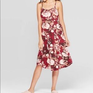 NWOT Floral Beautiful Soft Nightgown Stars Above